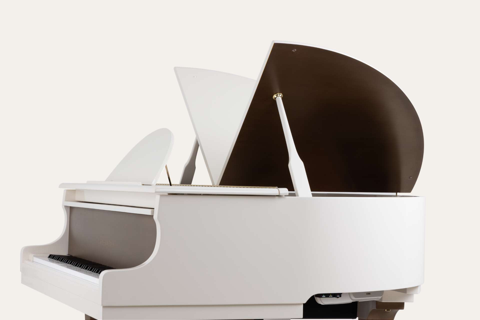Classic Sygnet with liquid metal legs lid and keyfall(2)