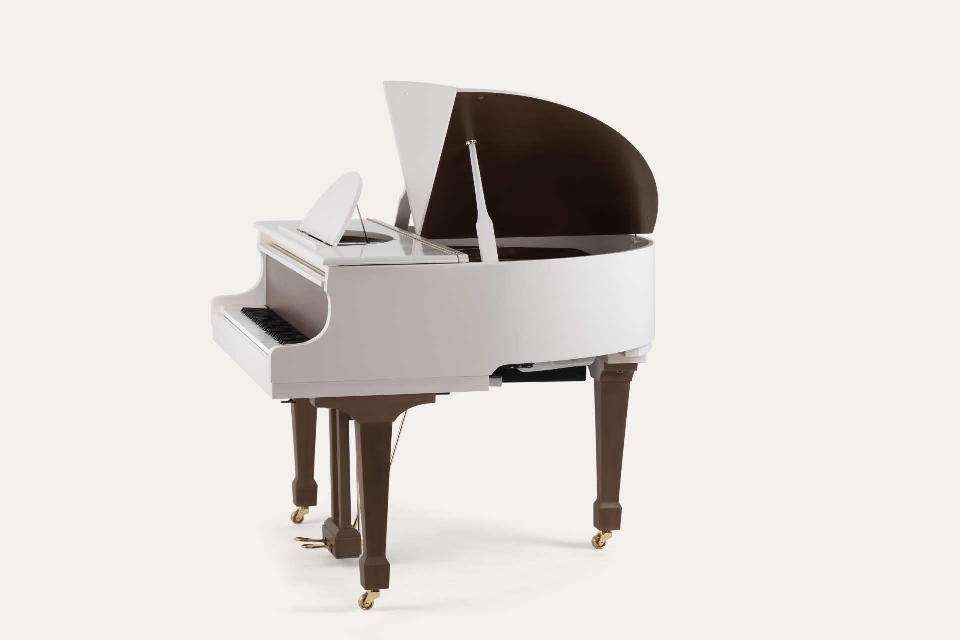 Classic Sygnet with liquid metal legs lid and keyfall(12)