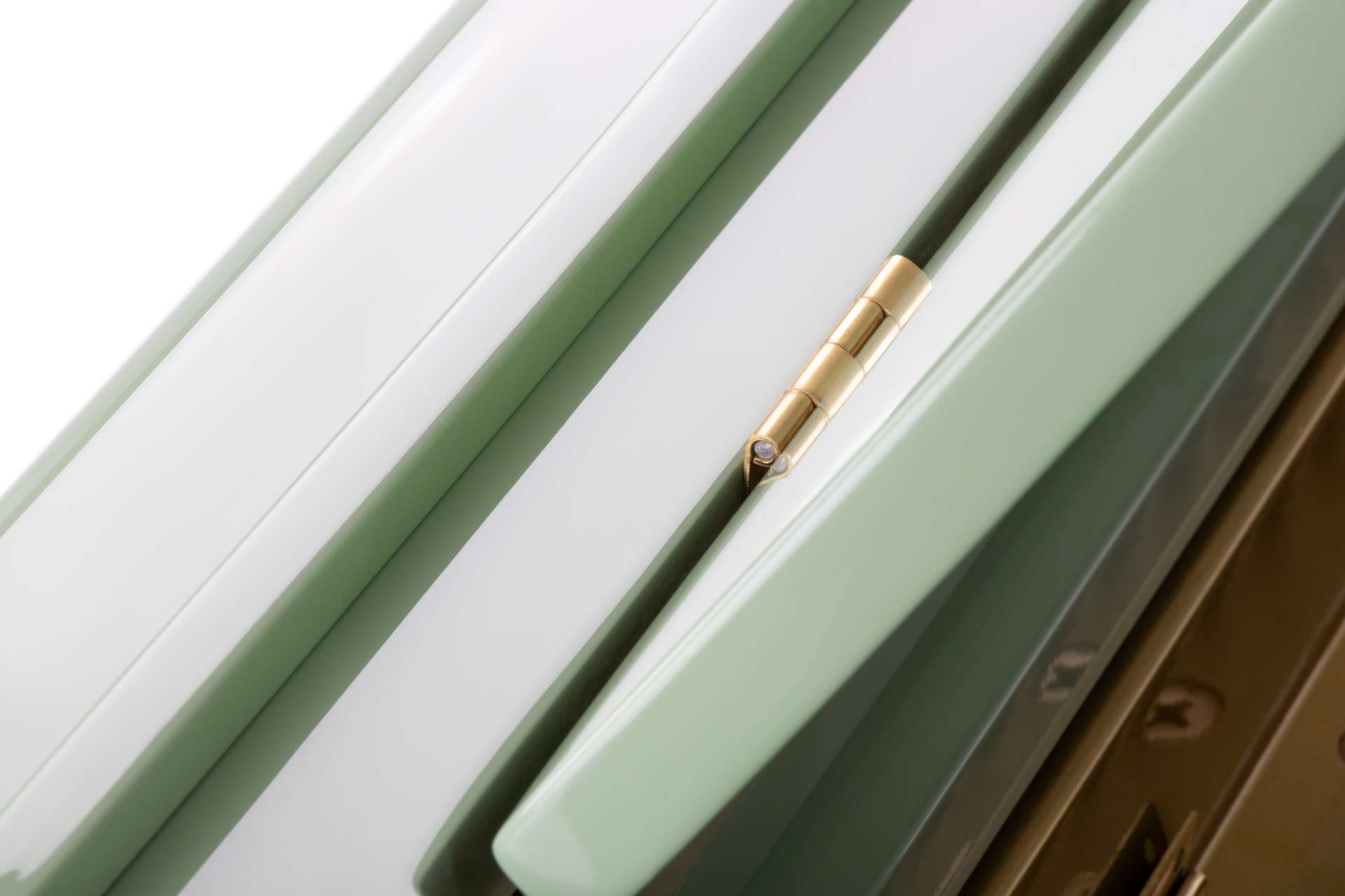 The Classic Sygnet In Green(3)