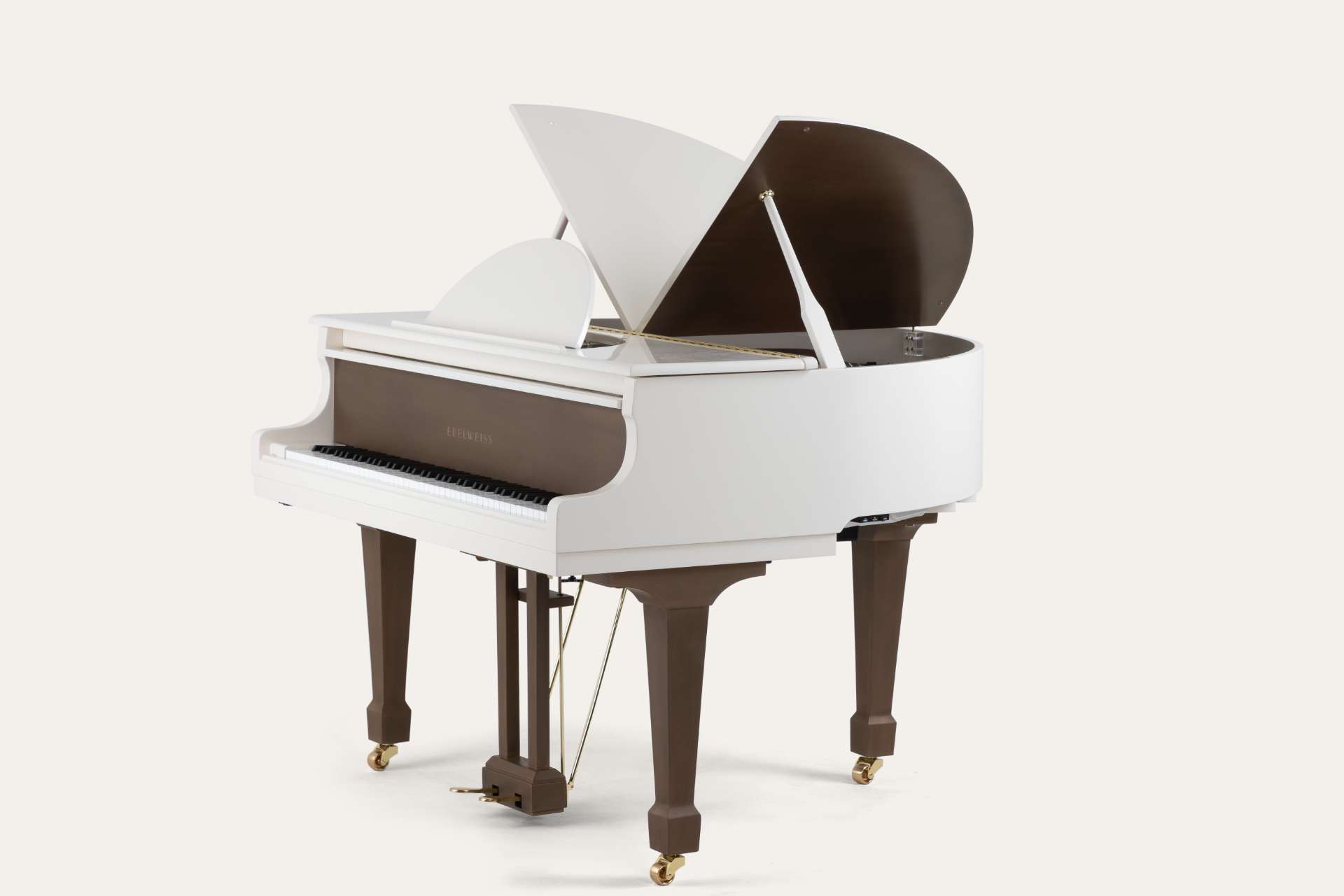 Classic Sygnet with liquid metal legs lid and keyfall