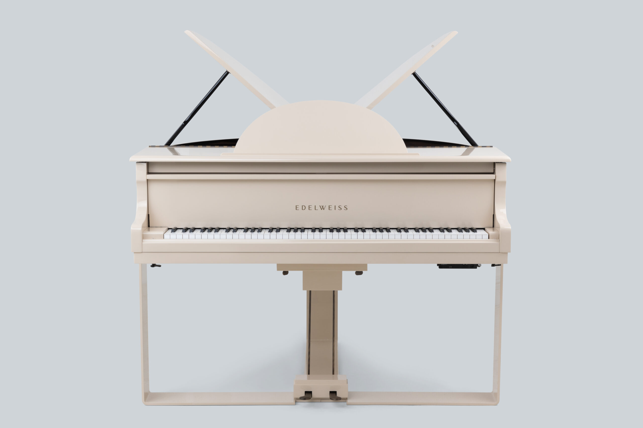 Classic Sygnet With Deco Leg(5)